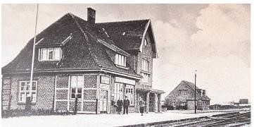 Bahnhof und Wiegehaus in den 1930er Jahren Bahnhof und Wiegehaus in den 1930er Jahren